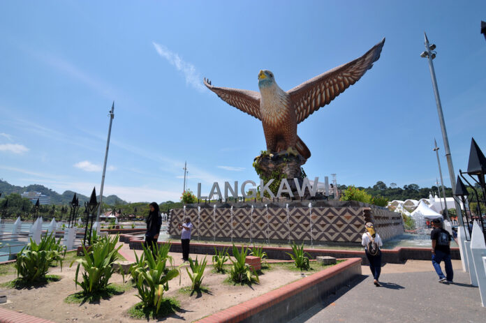 Langkawi: Travel agencies are allowed to operate immediately without registering with CIMS, says tourism minister