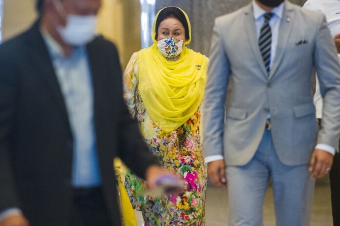 Hearing of Rosmah’s bid to stay corruption trial set on Monday