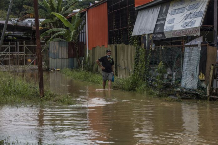 Kota Kinabalu, Penampang, Tuaran hit by floods following heavy downpour