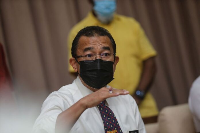 Deputy minister warns legal action against those who spread fake news about Covid jabs for teens