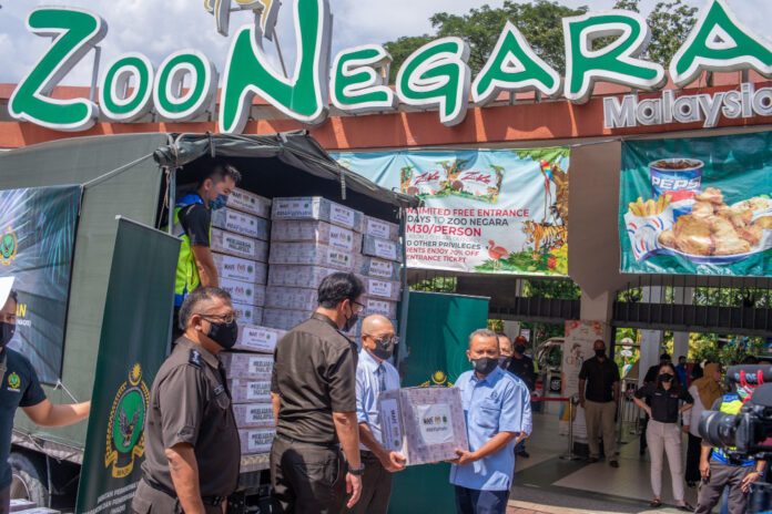 Quarantine Dept donates 11 tonnes of frozen meat to Zoo Negara, Wildlife Rescue, four prisons