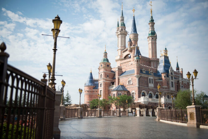 Shanghai Disneyland closed over single Covid case