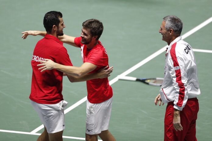 Croatia beat Italy to reach semis at Davis Cup Finals