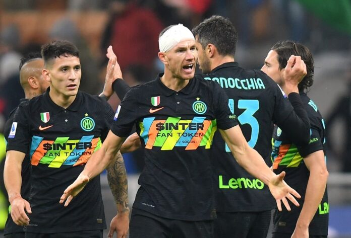 Inter beat Napoli in thriller to fire title warning shot