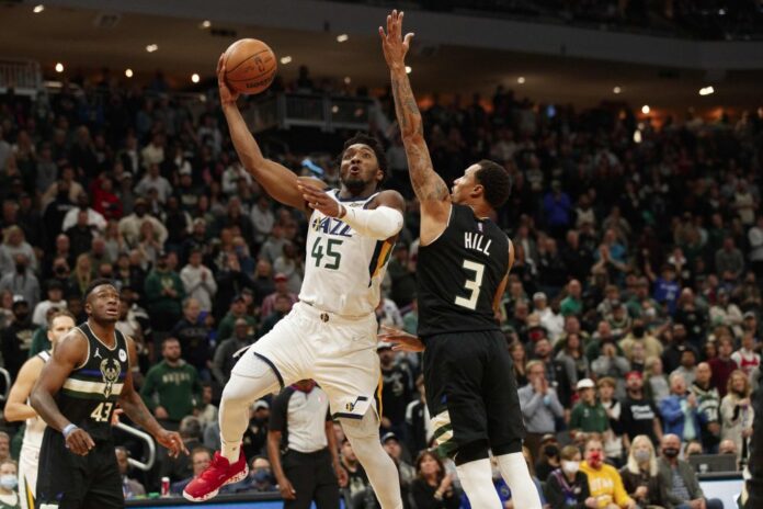 Jazz hold off NBA champion Bucks, Durant ejected in Nets' dominating win