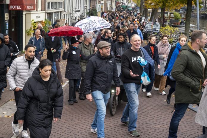 Netherlands rocked by second night of Covid riots