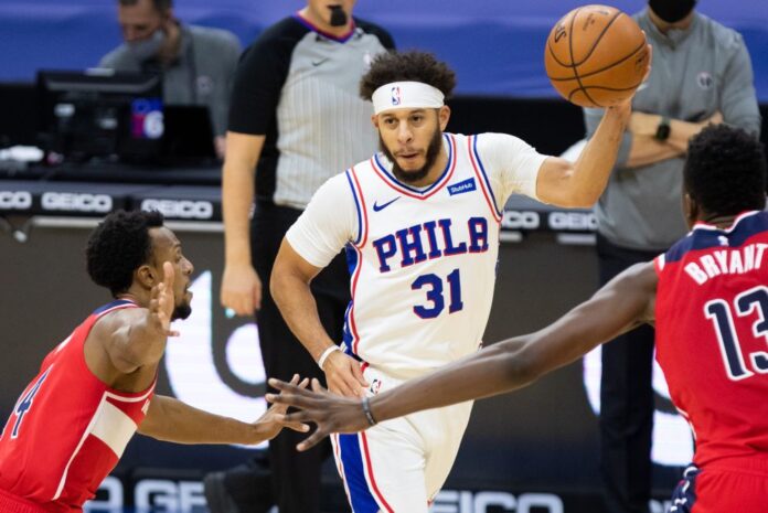Curry, Embiid lead Sixers past Bulls