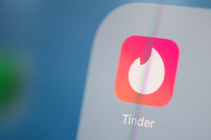 Tinder courts video-lovers with mystery series