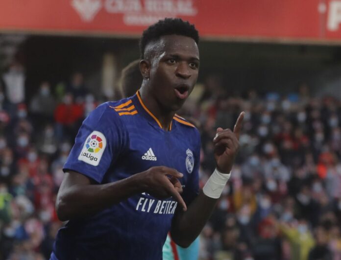 Real Madrid thrash Granada to go top, Real Sociedad draw with Valencia