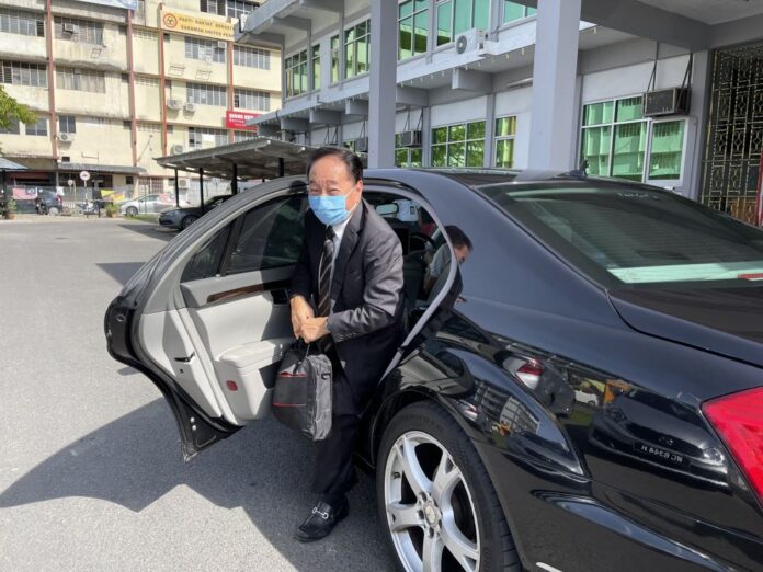 Remember your own father who swapped parties, Sarawak DAP chief told