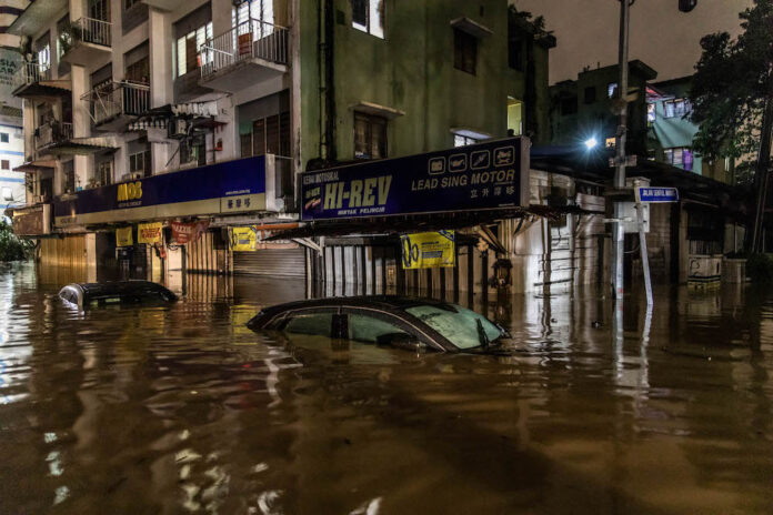 Over 14,000 people rescued from floods nationwide, bulk from Pahang (VIDEO)