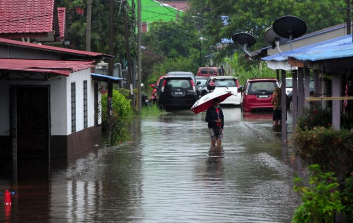 More than 3,000 flood victims evacuated to 30 relief centres in Selangor