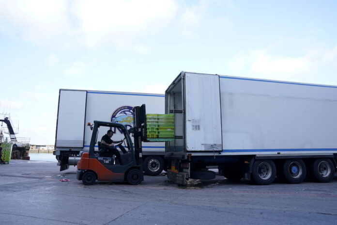 Spain’s truck drivers call off Christmas strike