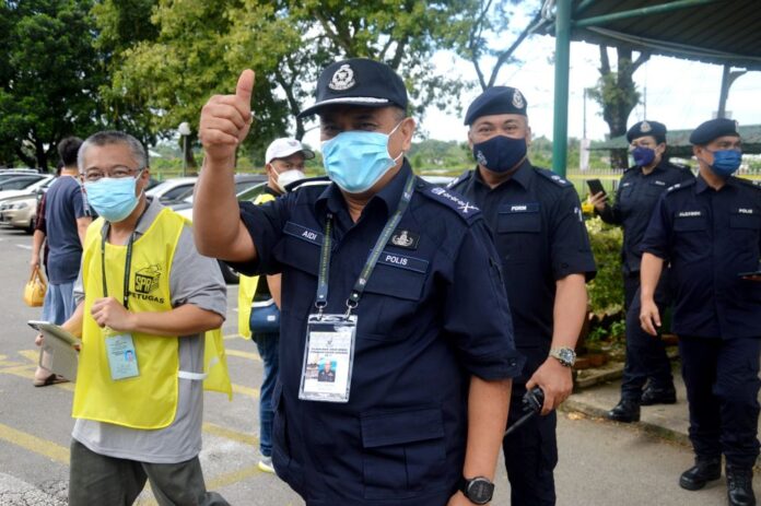 Helicopter carrying Abang Johari made emergency landing at Unimas due to bad weather, says Sarawak police chief