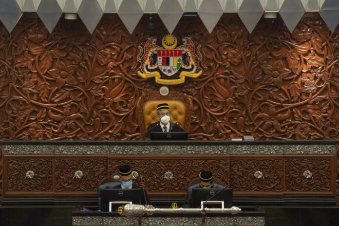 Dewan Rakyat finally passes key constitutional amendments to recognise MA63