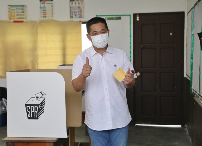 Sarawak election: Encouraging turnout at Batu Kitang polling centre this morning