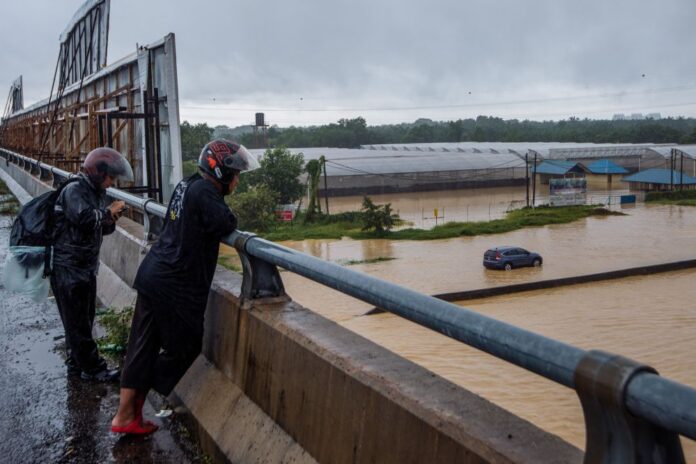 PM Ismail Sabri orders mobilisation of assets to flood-hit areas
