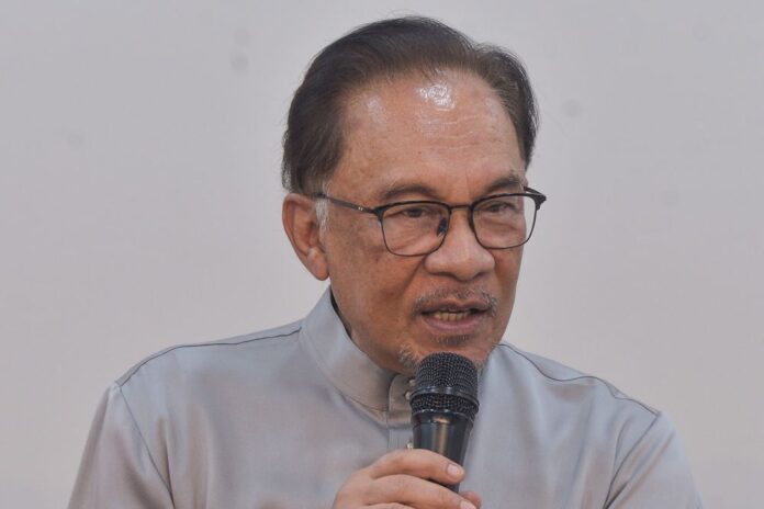No truth to talks about Pakatan-Perikatan alliance for GE15, says Anwar