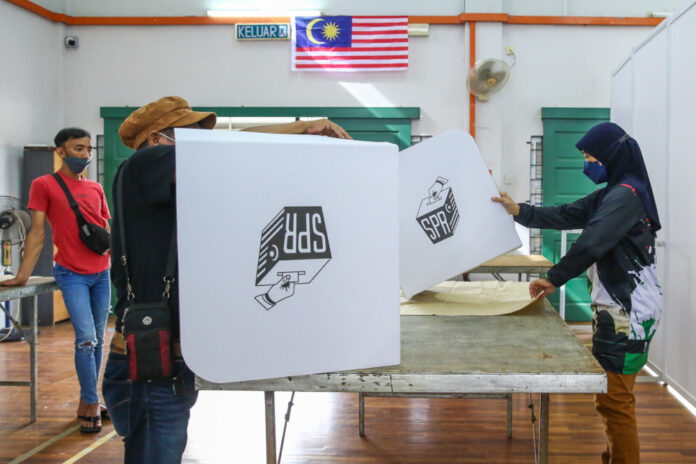 As Sarawakians vote for state government today, no surprises expected
