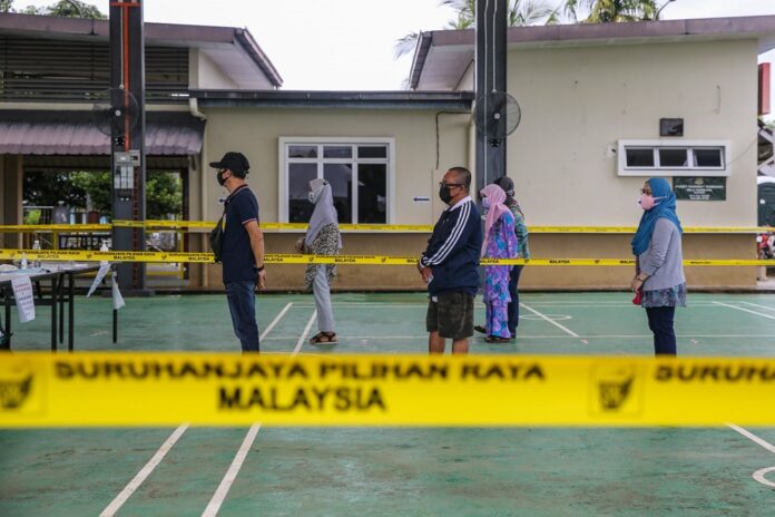 EC: 1,207 polling centres closed as of 2pm