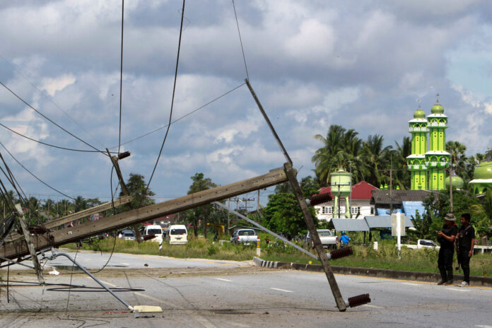 One injured in multiple bomb attacks in Thailand's deep south