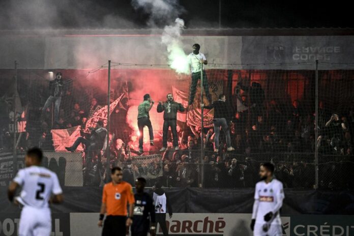 Saint-Etienne beat Jura Sud after French Cup hit by more crowd trouble