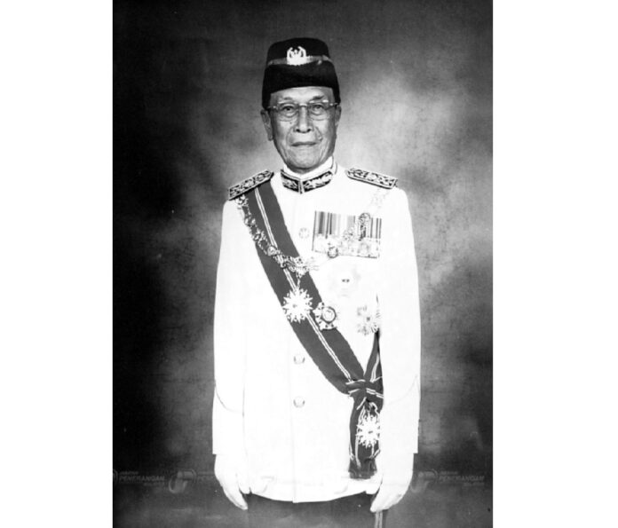 Former Sarawak governor Tun Salahuddin dies