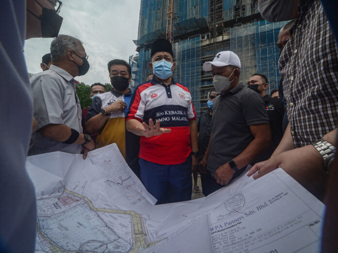 Federal Territories Ministry moots building multi-storey carpark at Seri Anggerik flats, says minister