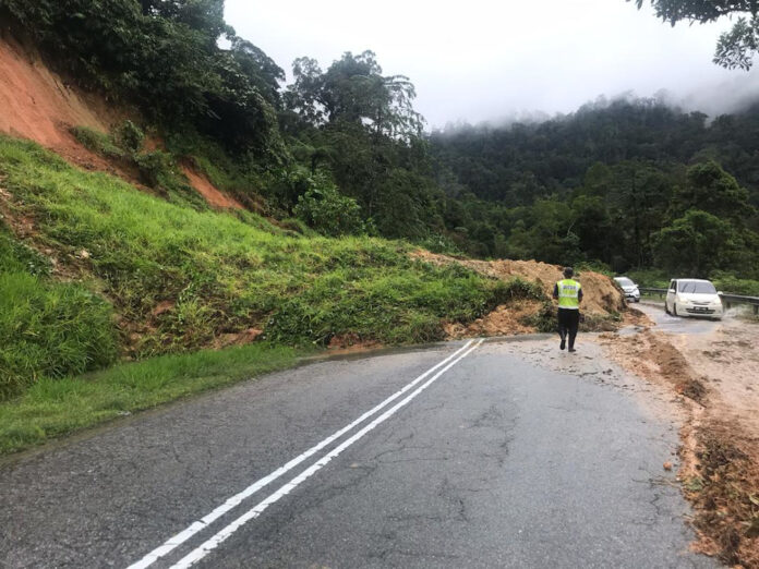Perak exco advises motorists to be careful after landslide at Jln Kupang-Gerik-Jeli