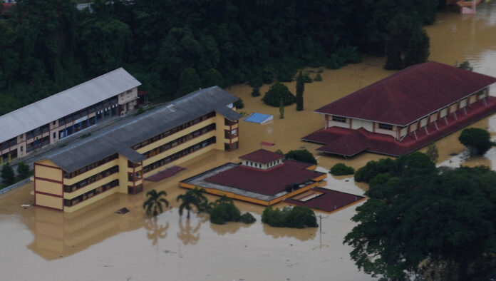 Floods: Education Ministry to announce details on operation of educational institutions in Kelantan, Sarawak on Monday