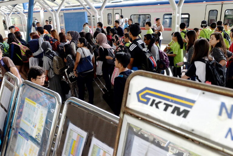 KTMB suspends staff after train skips Kuala Gris stop, stranding 100 students