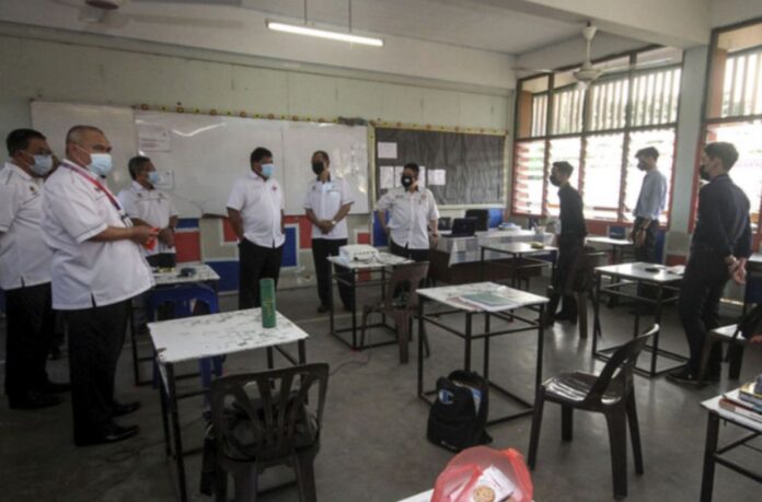 Floods: 31 schools in Johor won't reopen in time for third term tomorrow