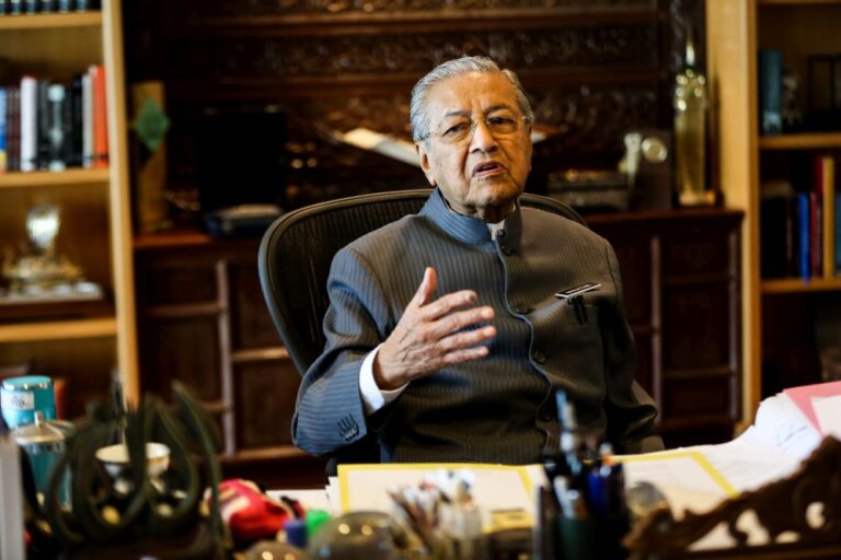 IJN: Dr Mahathir op a success, awake and in high spirits
