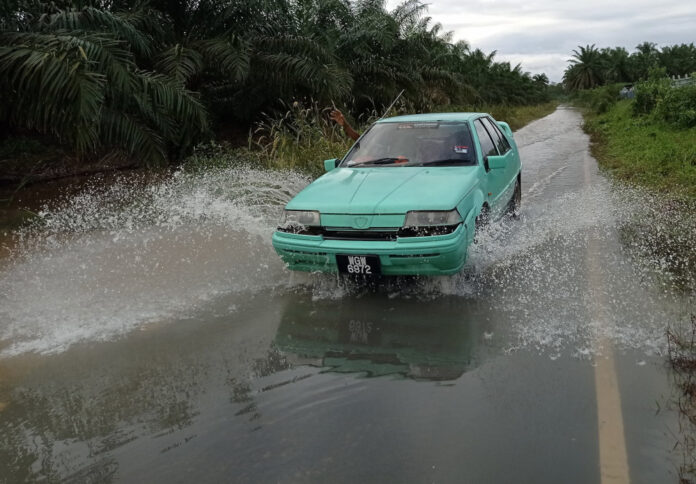 Jakoa: Over 1,000 Orang Asli stranded by floods in Mersing since Sunday