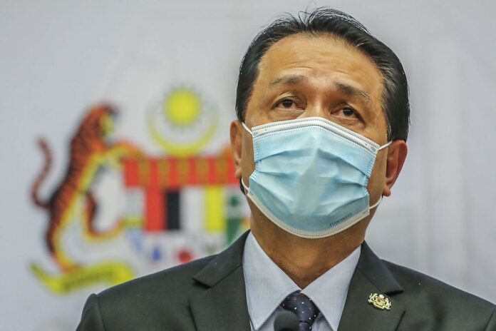 Dr Noor Hisham: Traders using nails to secure food packaging can be fined, jailed