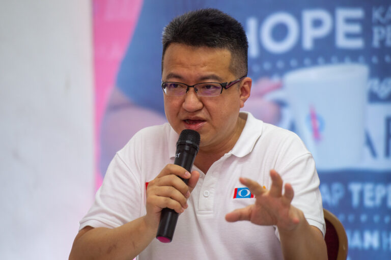 Report: Chin Tong admits Johor DAP’s infighting can affect party polls