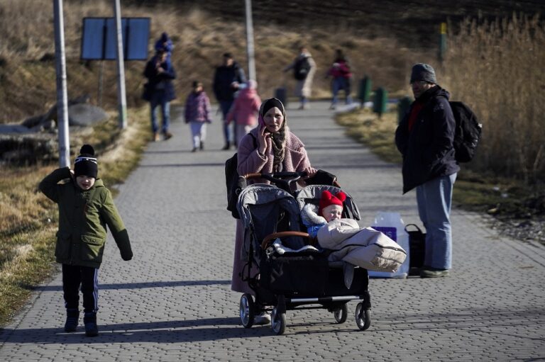 More than 50,000 Ukrainians flee country in 48 hours, says UN