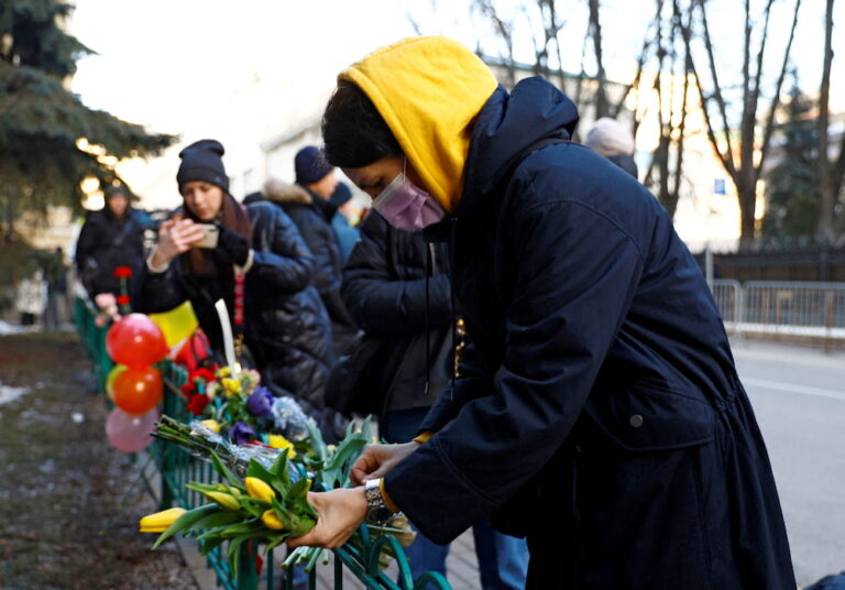 Anti-war protests held in cities across Russia, 2,000 people arrested