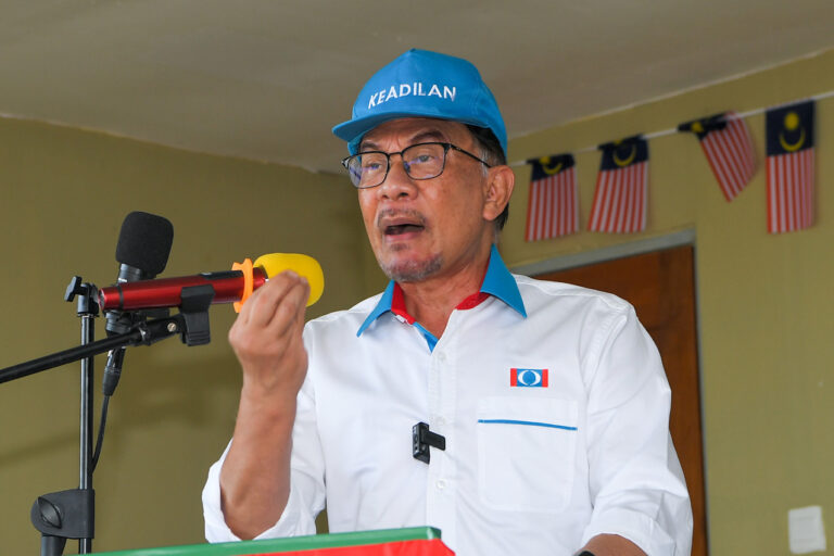 As Opposition parties clash in Johor, Mukhriz says Anwar not uniting Pakatan like Dr Mahathir did
