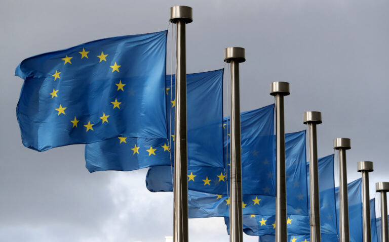 EU calls snap summit on Russia-Ukraine crisis