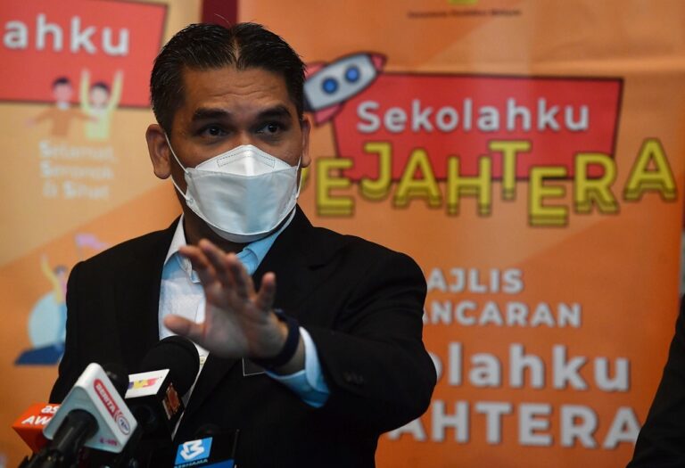 Education Ministry yet to decide on PT3 implementation for 2022, says Radzi