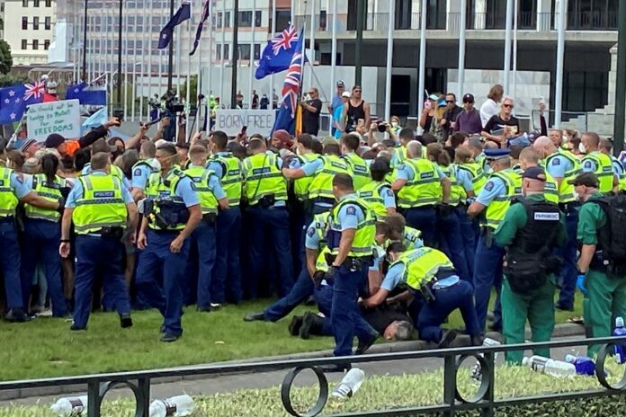 New Zealand Covid-19 anti-vaccine mandate protesters clash with police