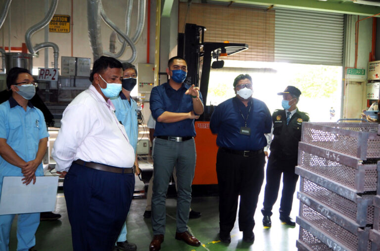 Action to be taken against employers who ask Covid-positive workers to come to work, says Melaka exco