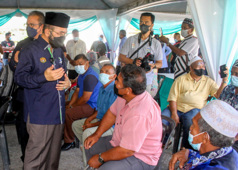 Agriculture and Food Industry Ministry to help watermelon farmers affected by flooding in Kelantan