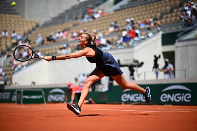 Kvitova ousts top seed Sabalenka as favourites exit Dubai