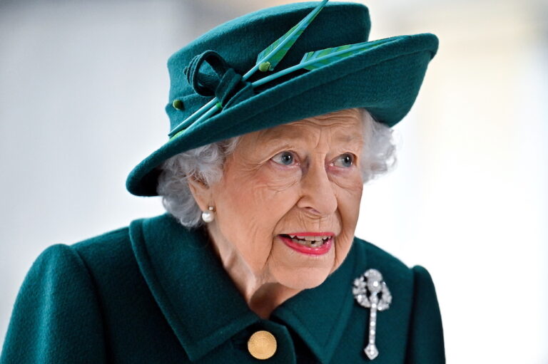 Queen Elizabeth II cancels engagements over Covid symptoms