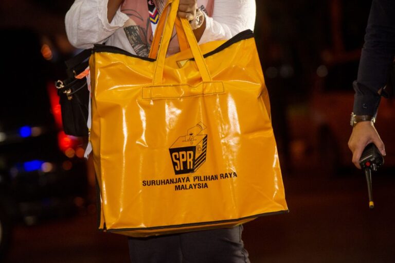 As Friday deadline for postal vote registration looms, Kit Siang urges Johoreans in Singapore to register for Malaysia’s future