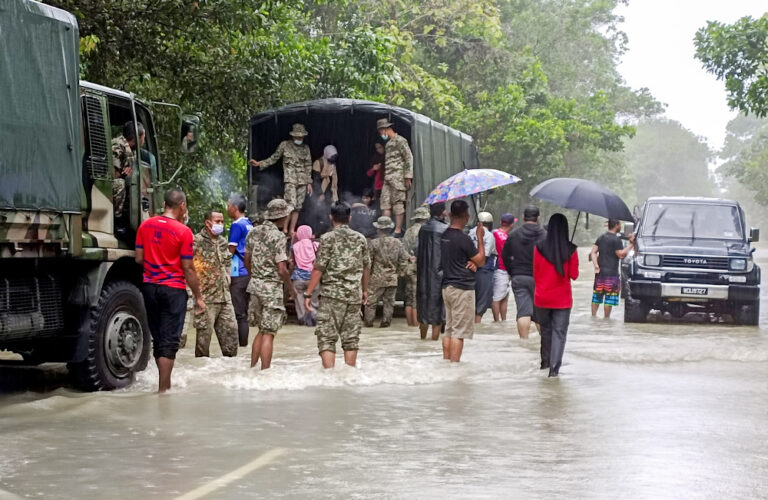 Floods: More evacuations in Kelantan, Terengganu this evening