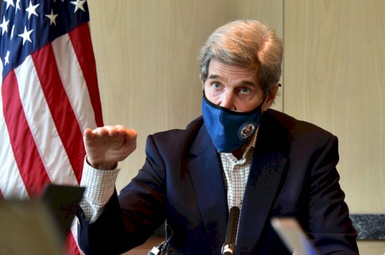 Focus on climate, Kerry says as international attention turns to Ukraine