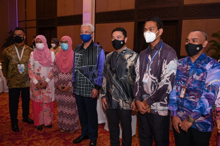 PM Ismail Sabri assures Malaysians in Cambodia country's borders will reopen soon